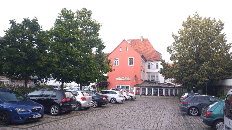 Ärztehaus statt Parkplätze im Schwalbenhof?