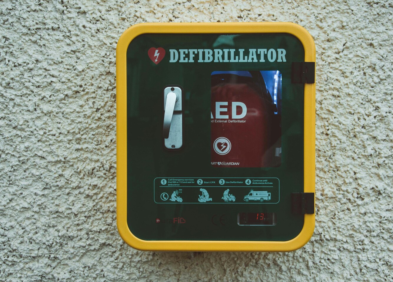 Defibrillator (AED)